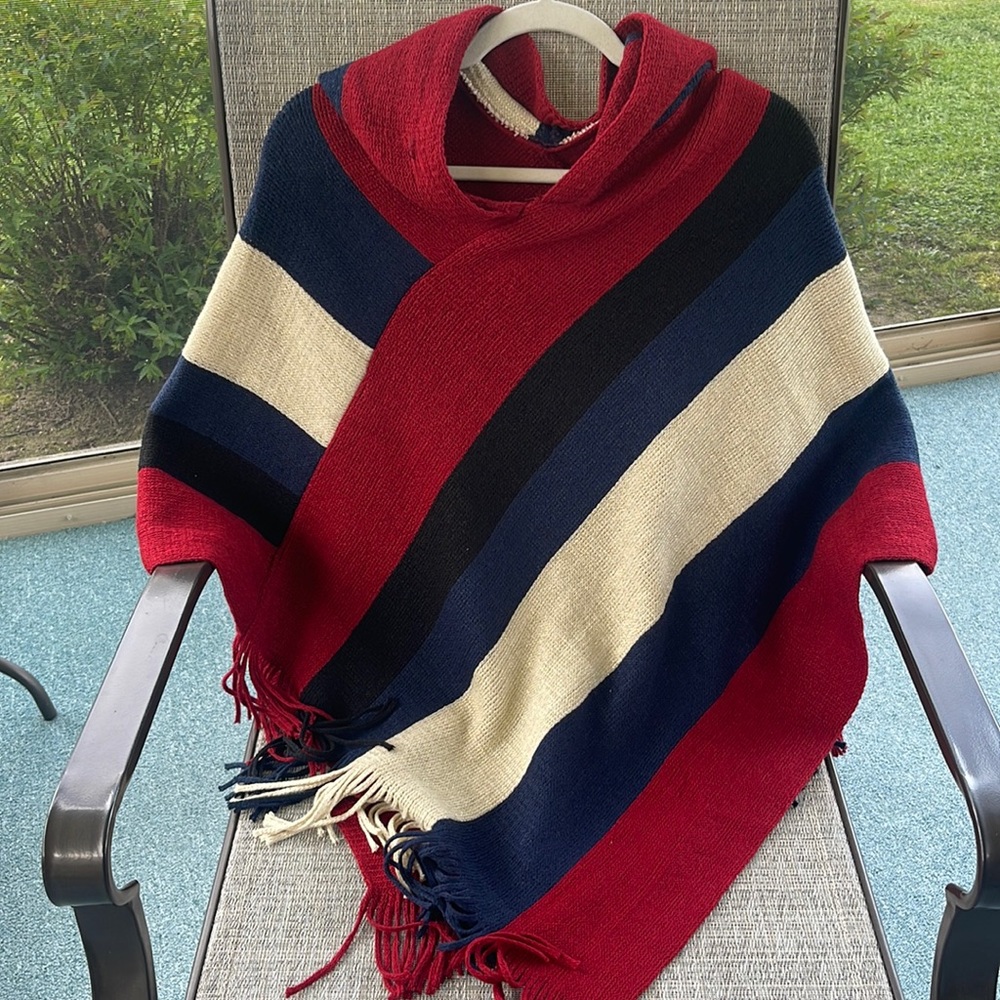 Hooded poncho
